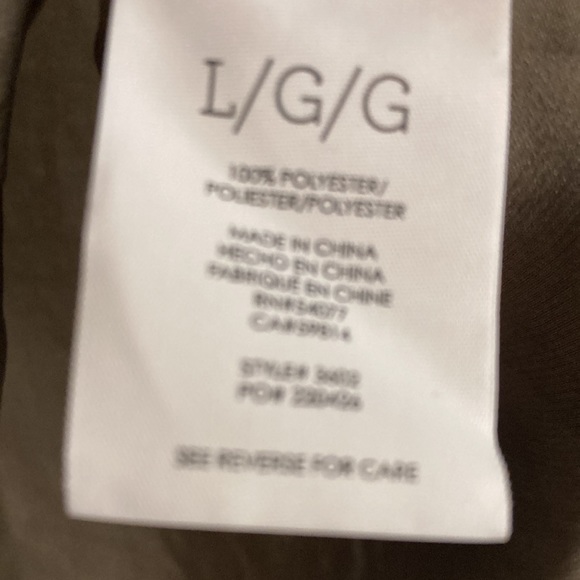 Beautiful Cabi Olive blouse - Picture 5 of 9